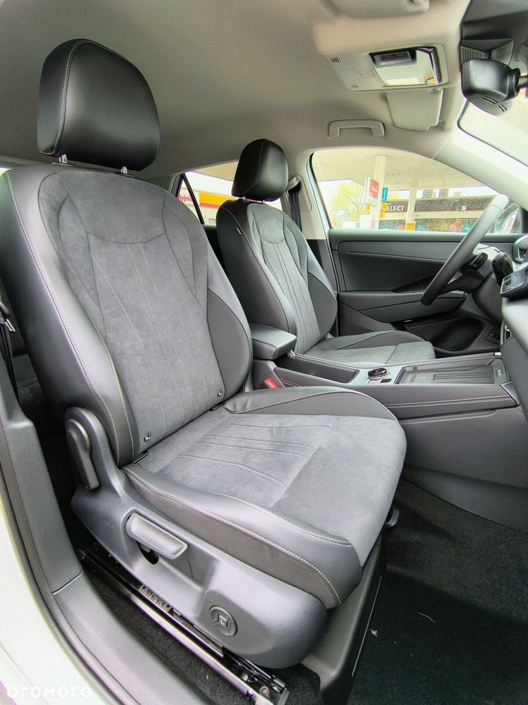 Volkswagen T-Roc - 12