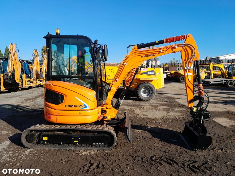 Kubota LONKING CDM6025 - 2