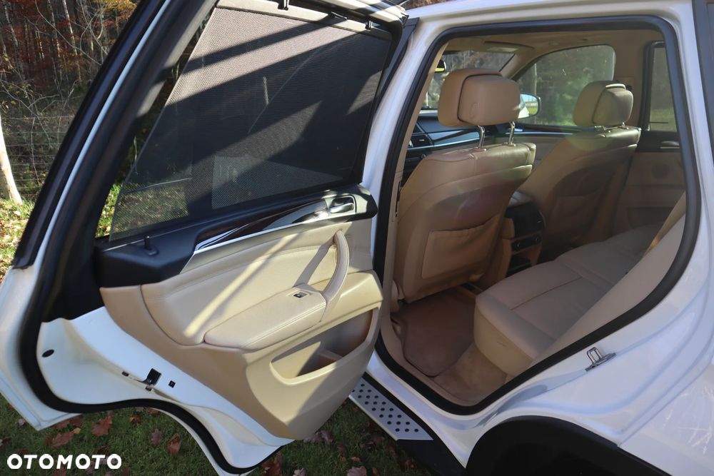 BMW X5 xDrive35i - 24