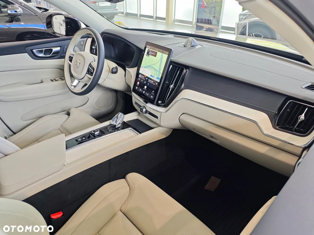 Volvo XC 60 T6 Plug-In Hybrid AWD Ultra Dark - 11