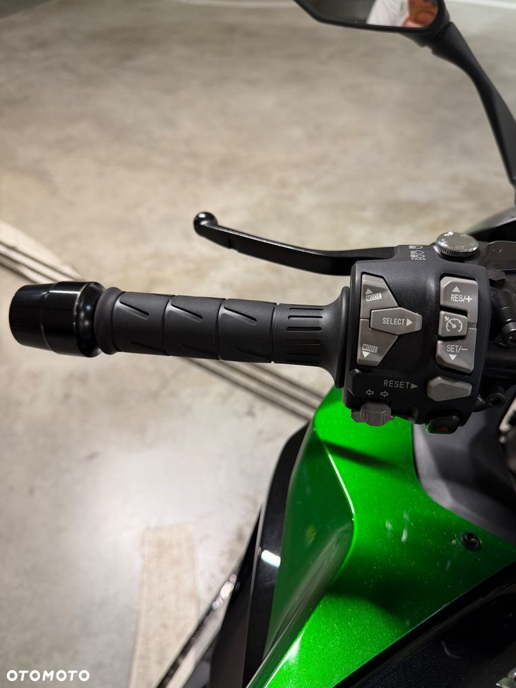 Kawasaki Ninja 1000 SX - 11
