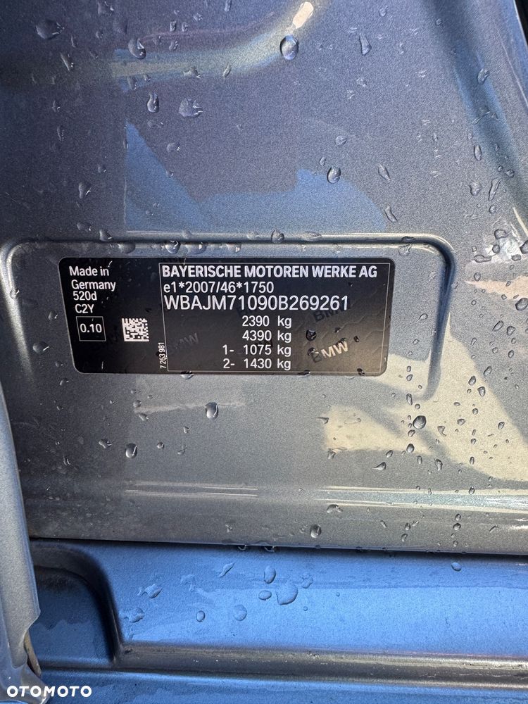 BMW Seria 5 520d Luxury Line sport - 32