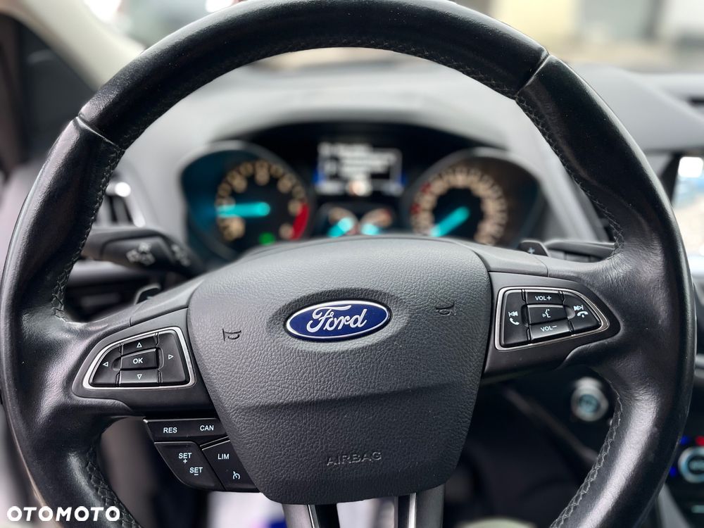 Ford Kuga - 19