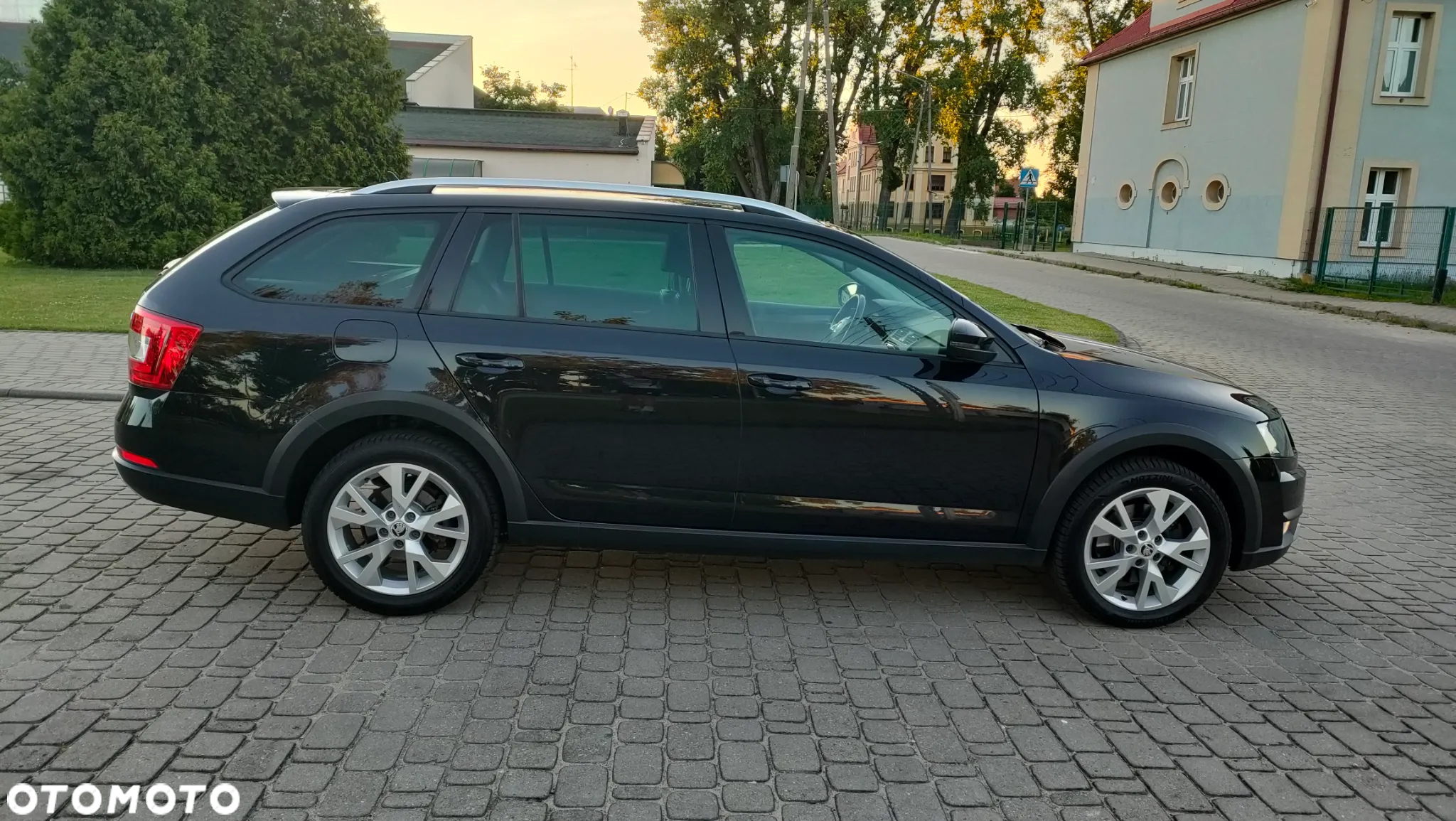 Skoda Octavia Scout 2.0 TDI 4x4 DSG - 19