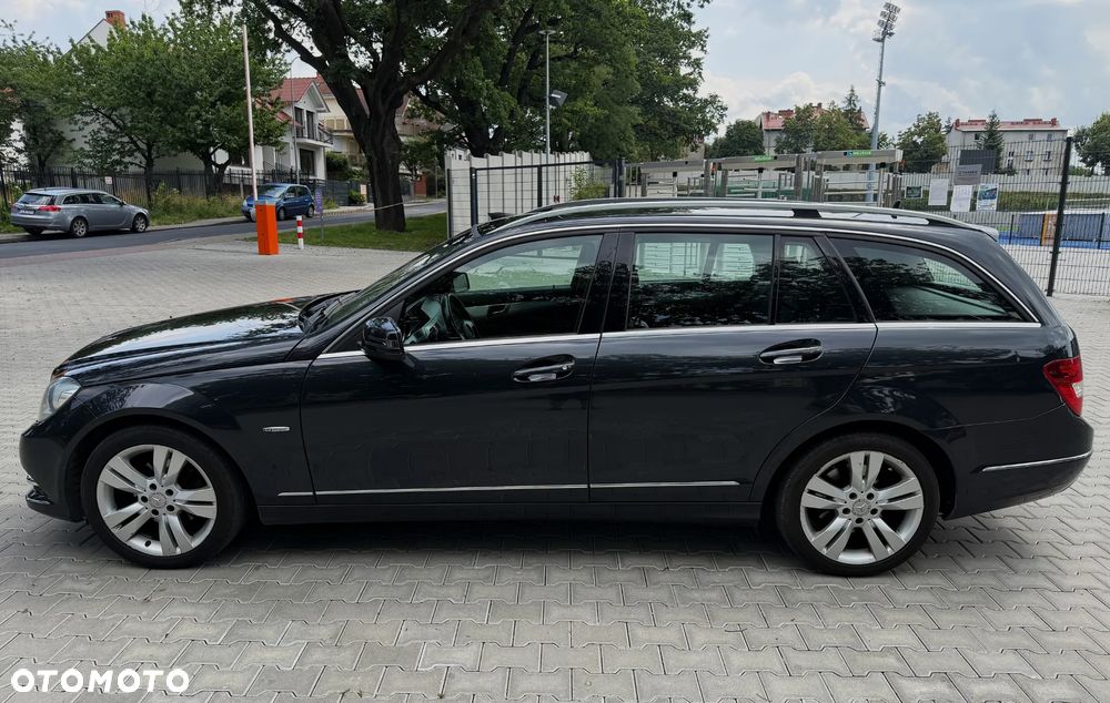 Mercedes-Benz Klasa C 220 CDI DPF (BlueEFFICIENCY) 7G-TRONIC Avantgarde - 2
