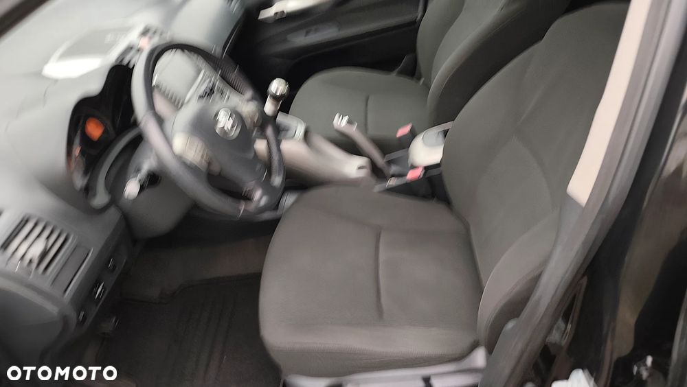 Toyota Auris 2.2 D-4D D-CAT - 4