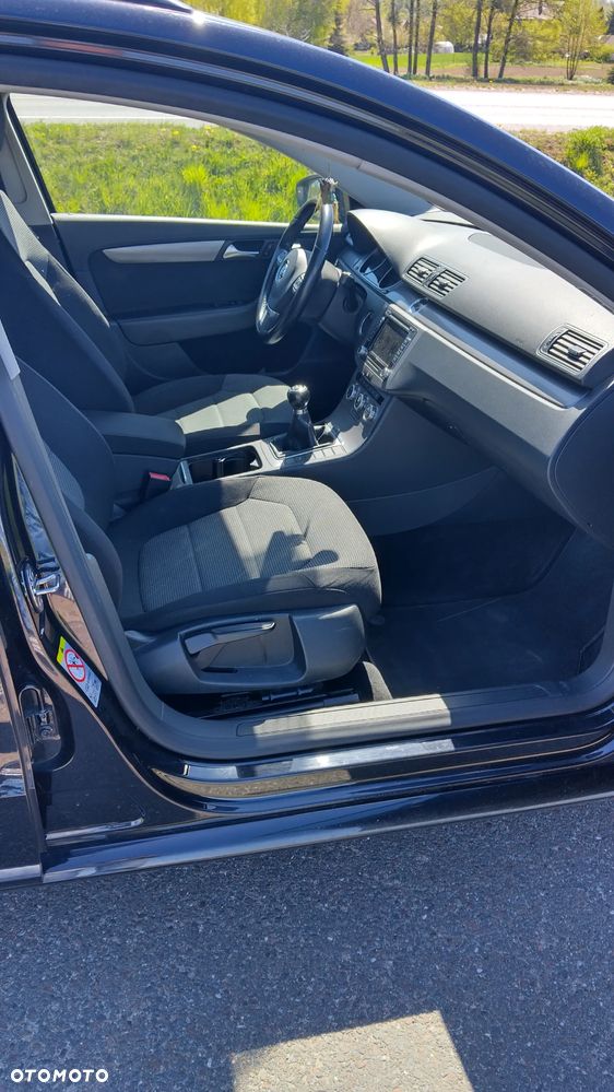 Volkswagen Passat 2.0 TDI Comfortline - 12