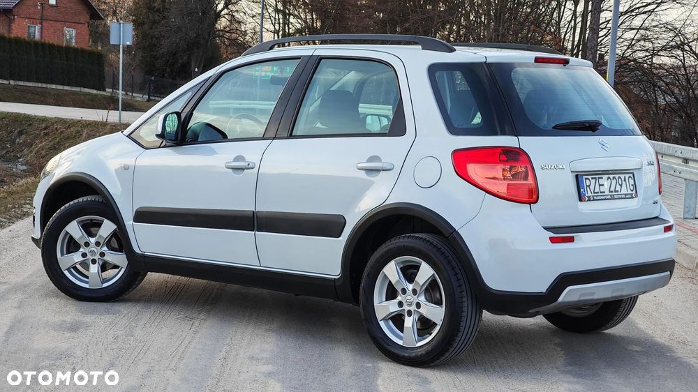 Suzuki SX4 1.6 VVT 4x4 Style - 10