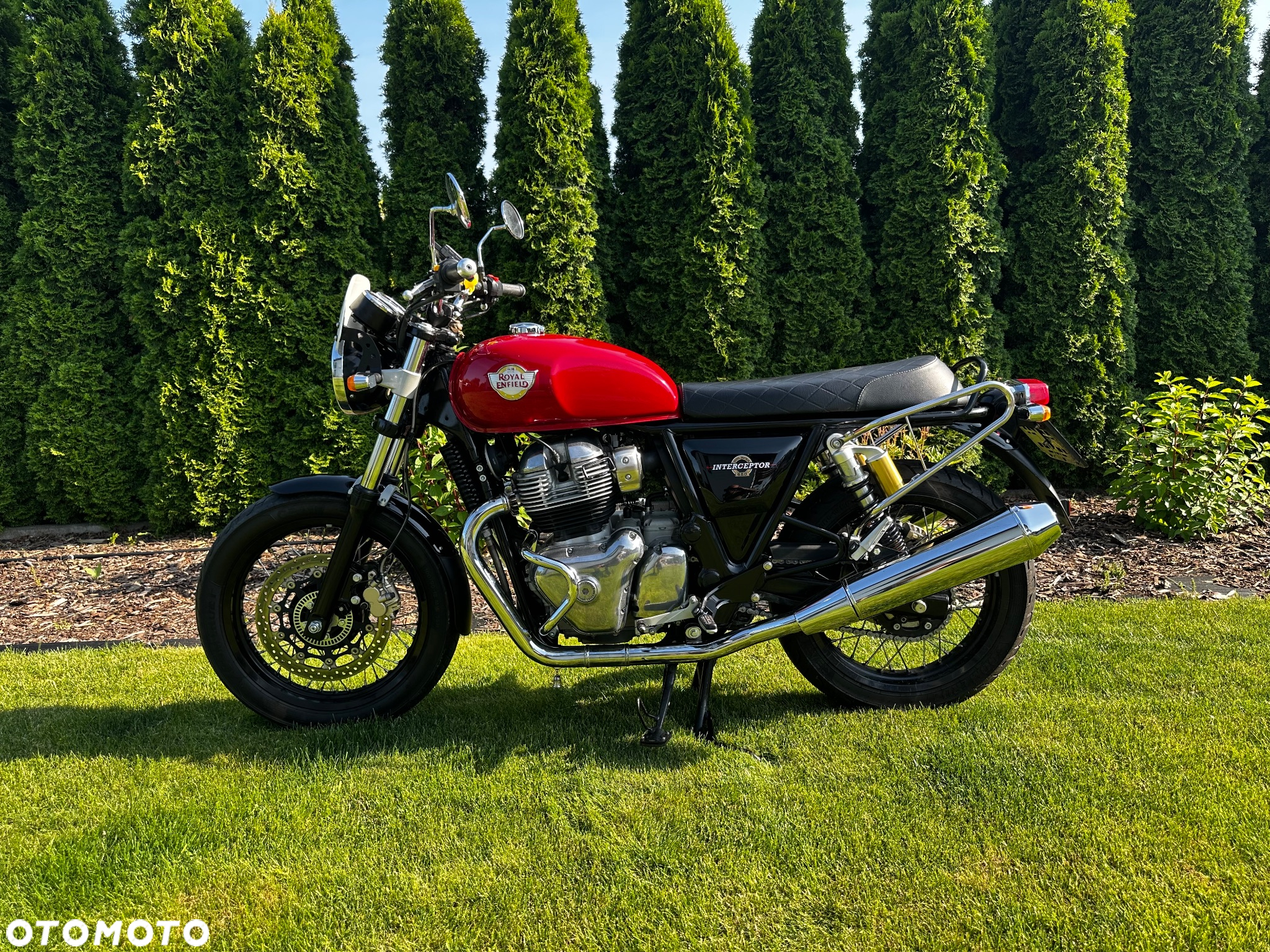 Royal Enfield Interceptor - 2