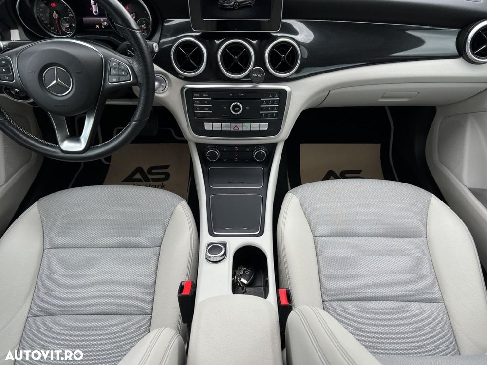Mercedes-Benz CLA 200 d 7G-DCT Urban - 32