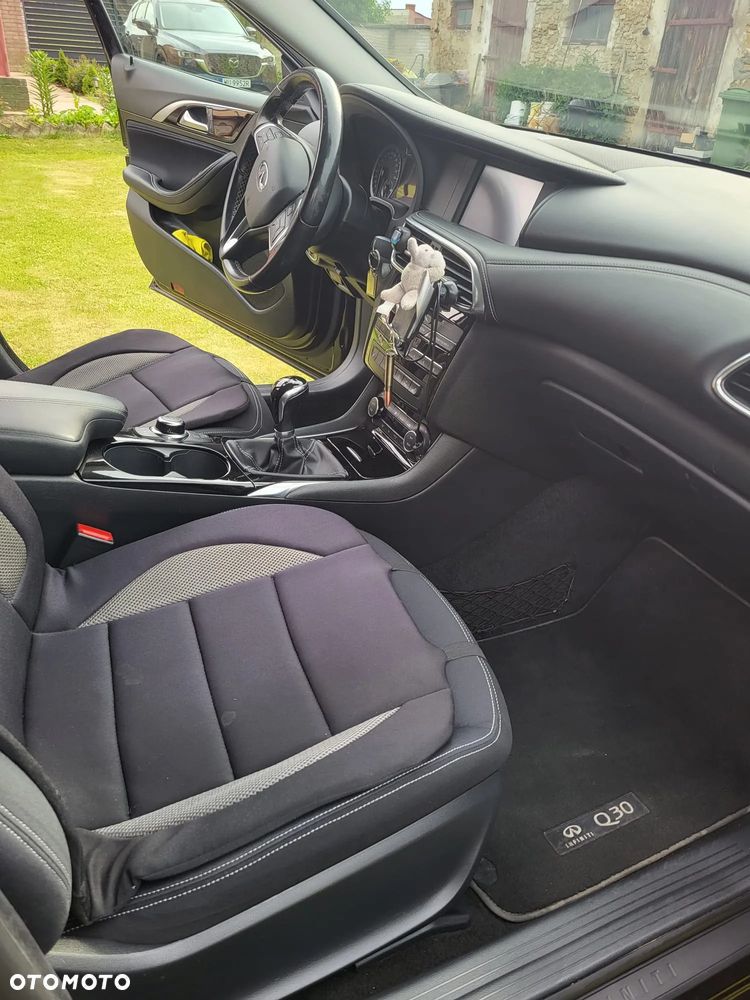 Infiniti Q30 1.5d - 7