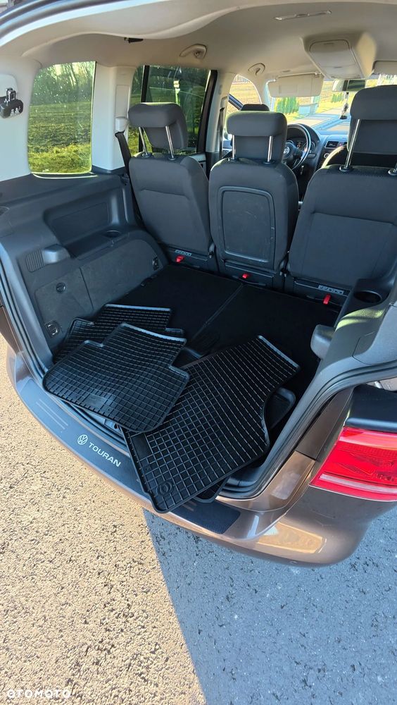 Volkswagen Touran 1.6 TDI DPF BlueMotion Technology DSG Highline - 9