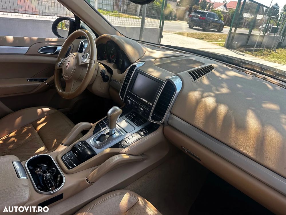Porsche Cayenne - 4