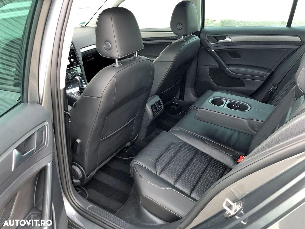 Volkswagen e-Golf - 21