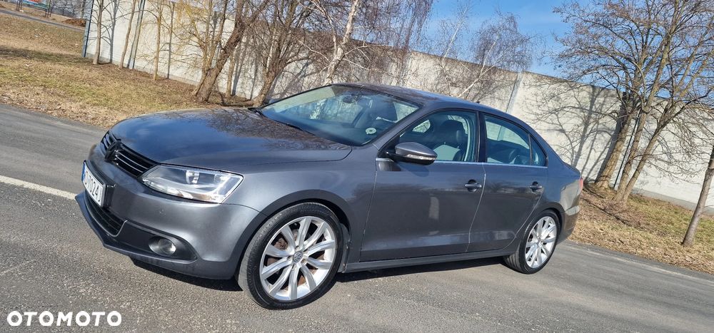 Volkswagen Jetta 2.0 TDI Highline Optimum DSG - 1