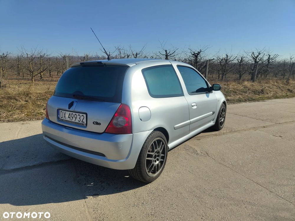 Renault Clio - 8