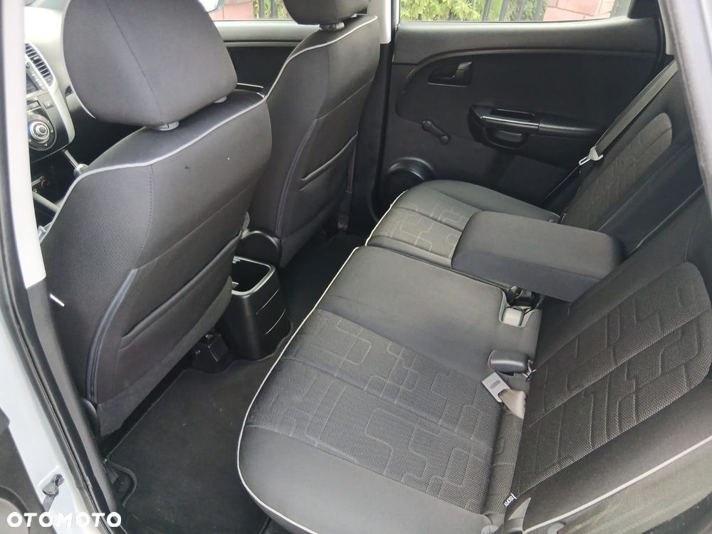 Kia Venga 1.4 CVVT Vision - 34