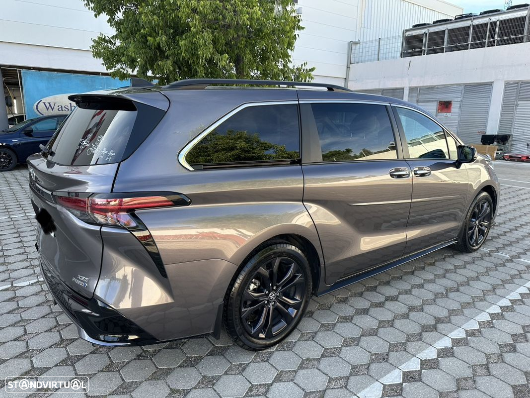 Toyota Sienna - 5