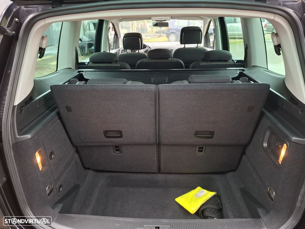 VW Sharan 2.0 TDI Confortline - 32