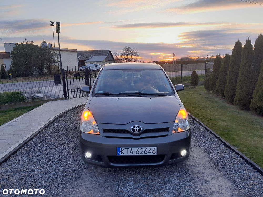 Toyota Corolla Verso - 3