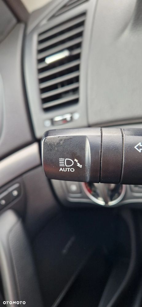 Hyundai i40 Kombi 1.7 CRDi DCT Premium - 28