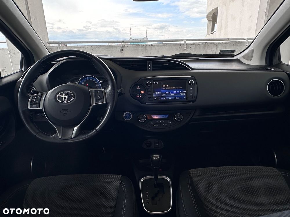 Toyota Yaris Hybrid 100 Premium EU6 - 17