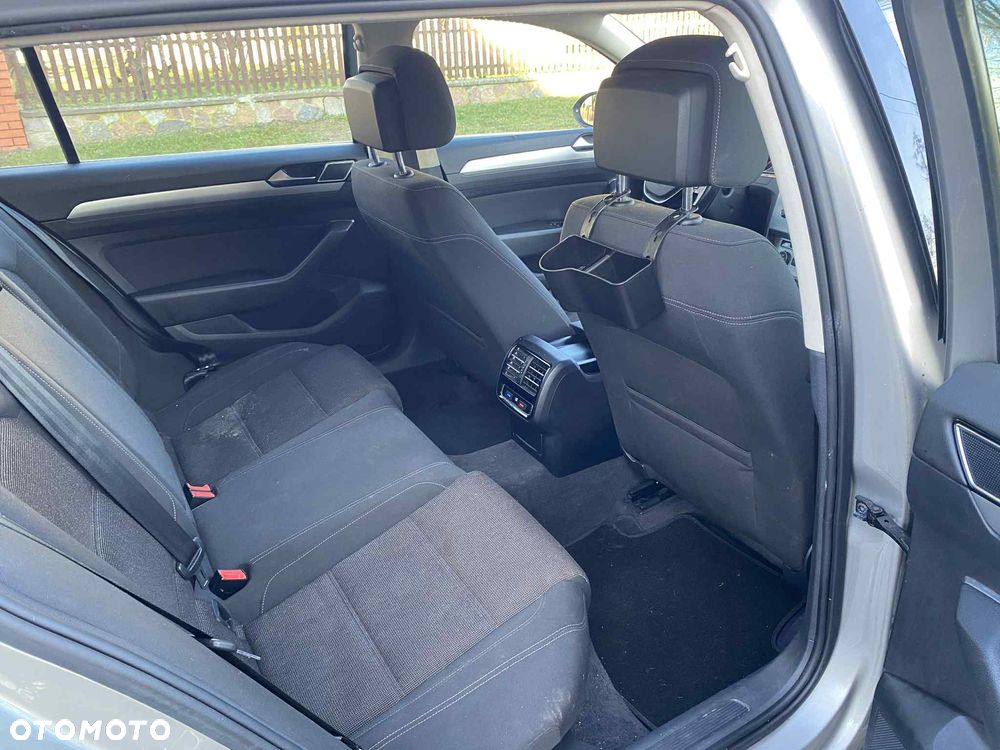 Volkswagen Passat Variant - 14