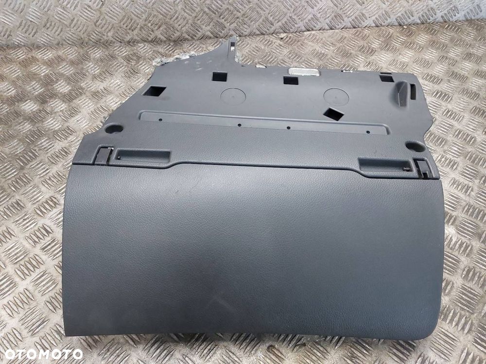 SCHOWEK PASAŻERA + ZMIENIARKA AUDI A6 C6 4F1857035AH - 1