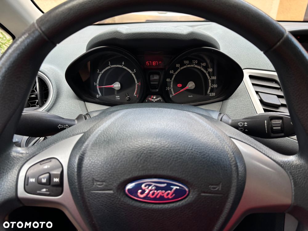 Ford Fiesta 1.25 SYNC Edition - 16