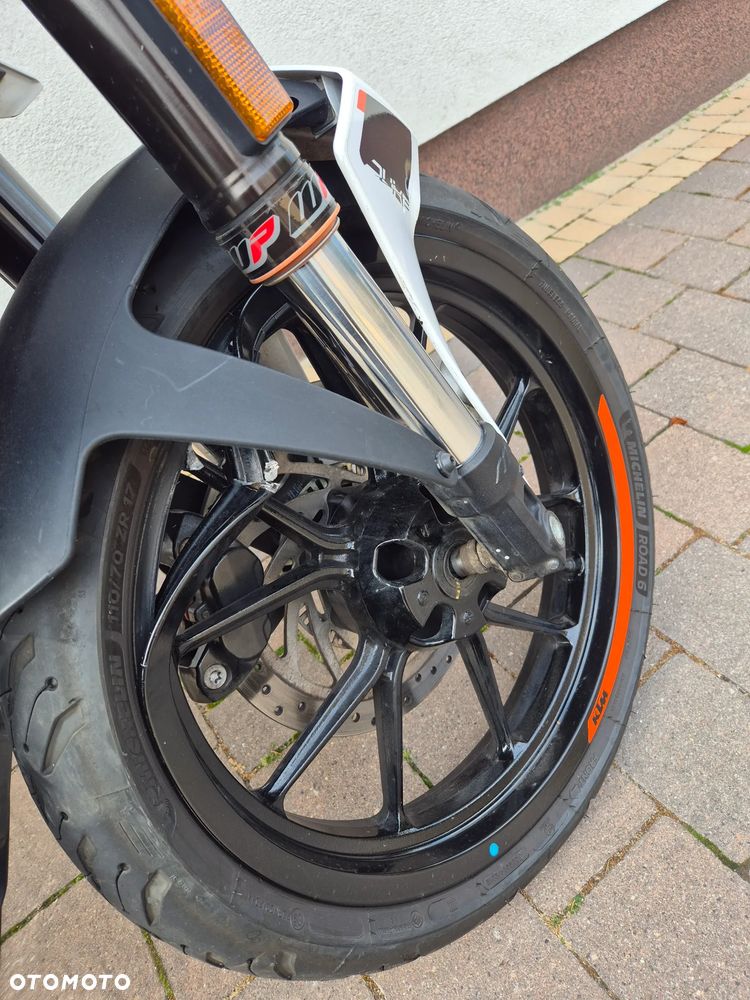 KTM Duke 125 - 9