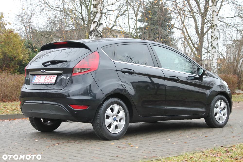 Ford Fiesta 1.6 TDCi DPF Titanium - 6