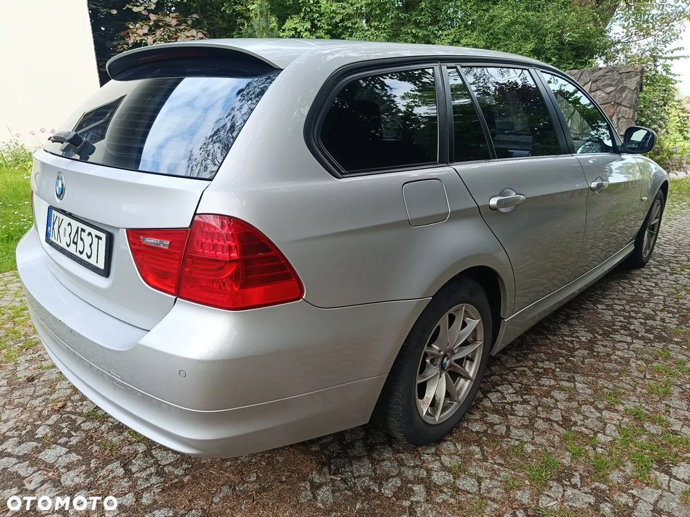 BMW Seria 3 318d DPF - 19