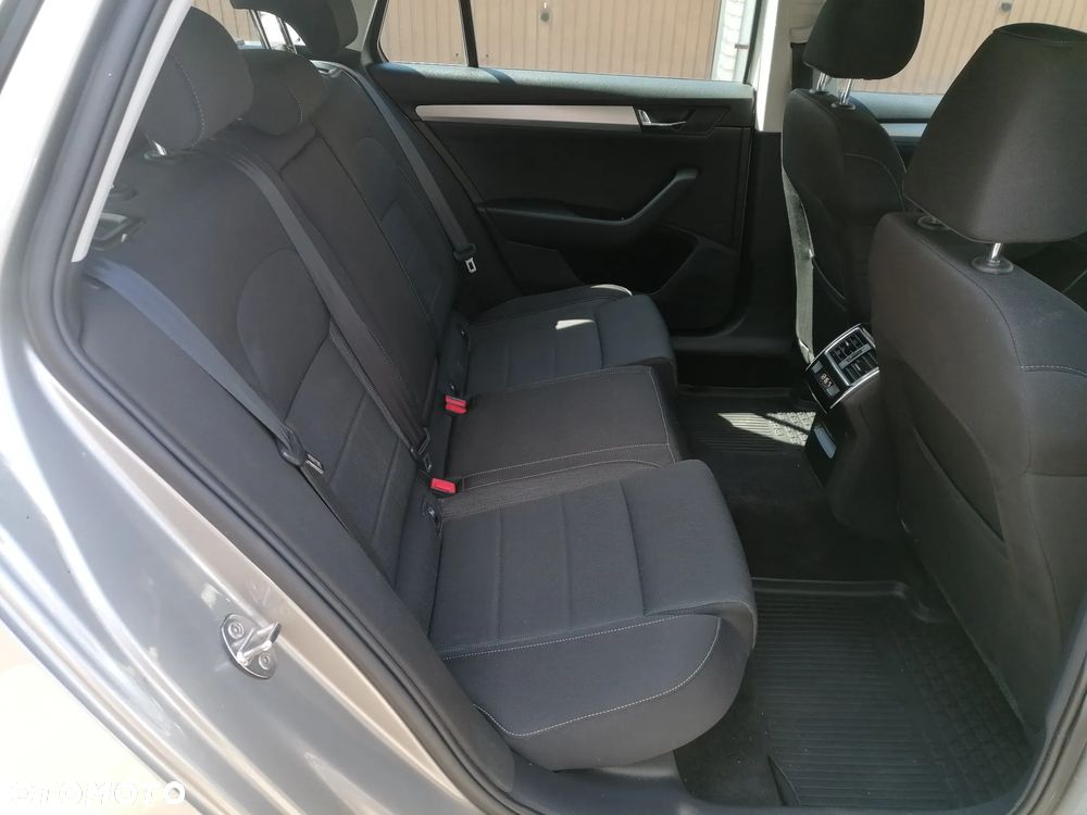 Skoda Superb 2.0 TDI Ambition - 19