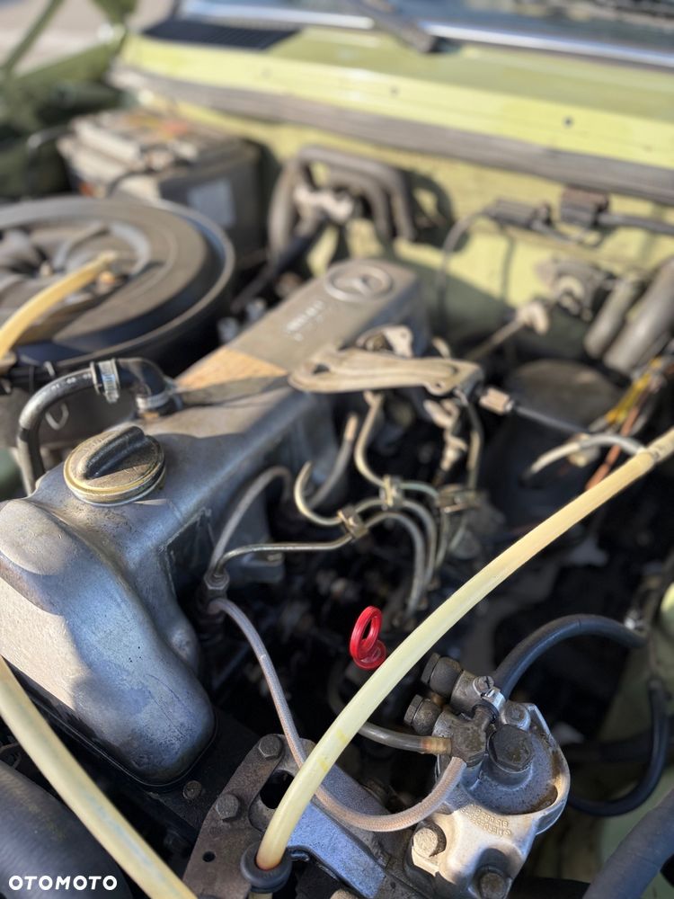 Mercedes-Benz W123 - 27