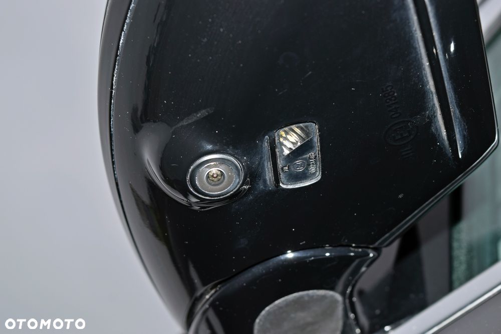 Mercedes-Benz Klasa E 200 9G-TRONIC Avantgarde - 33