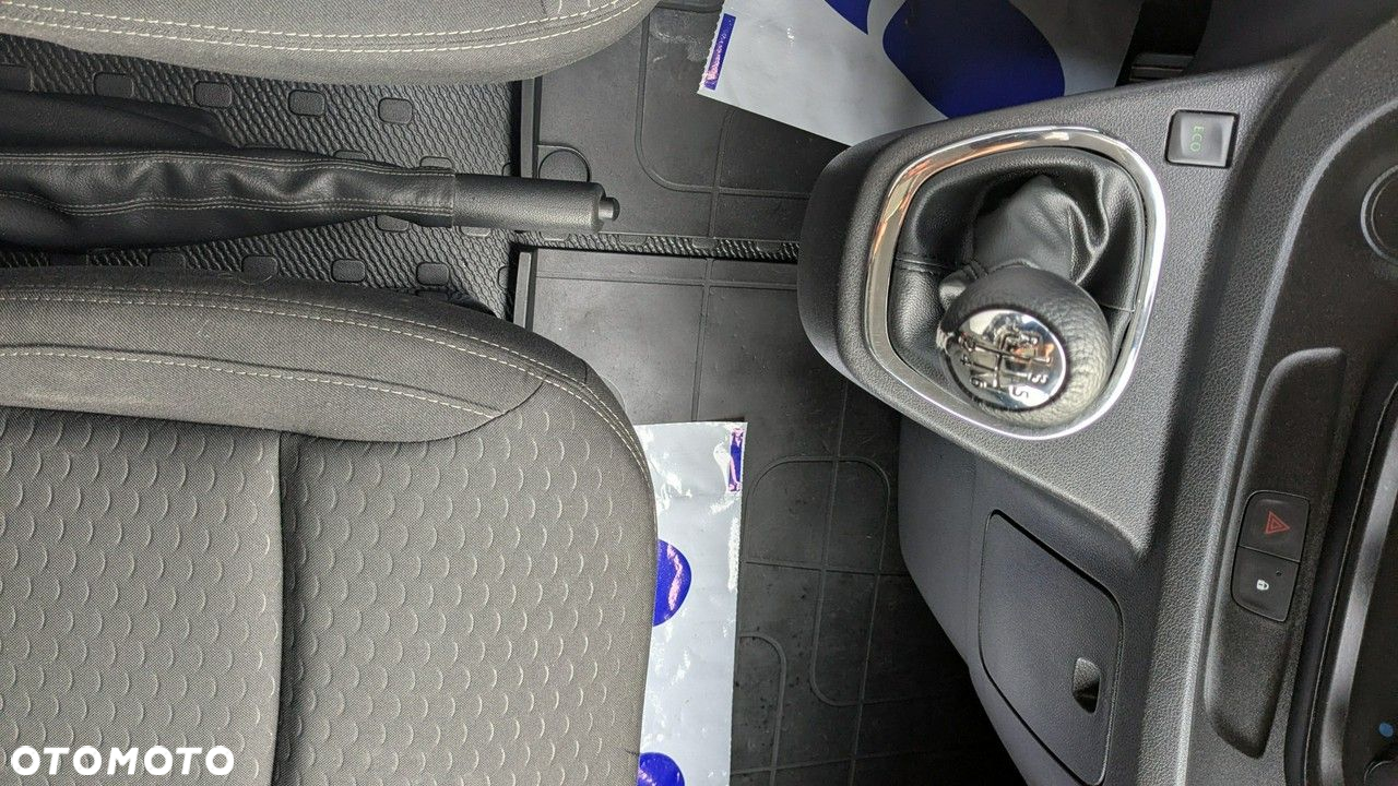 Opel Vivaro - 27