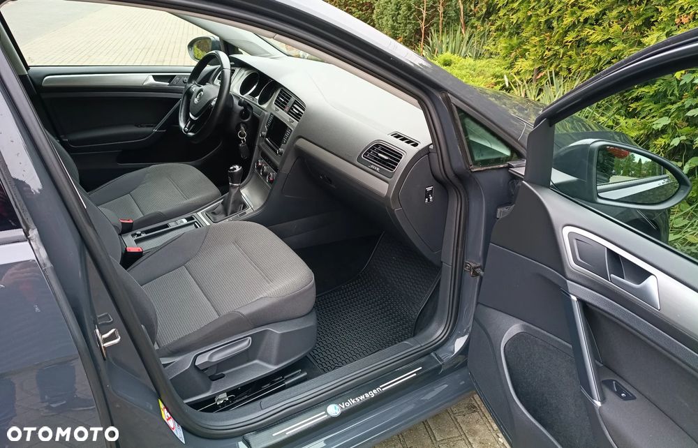 Volkswagen Golf - 30