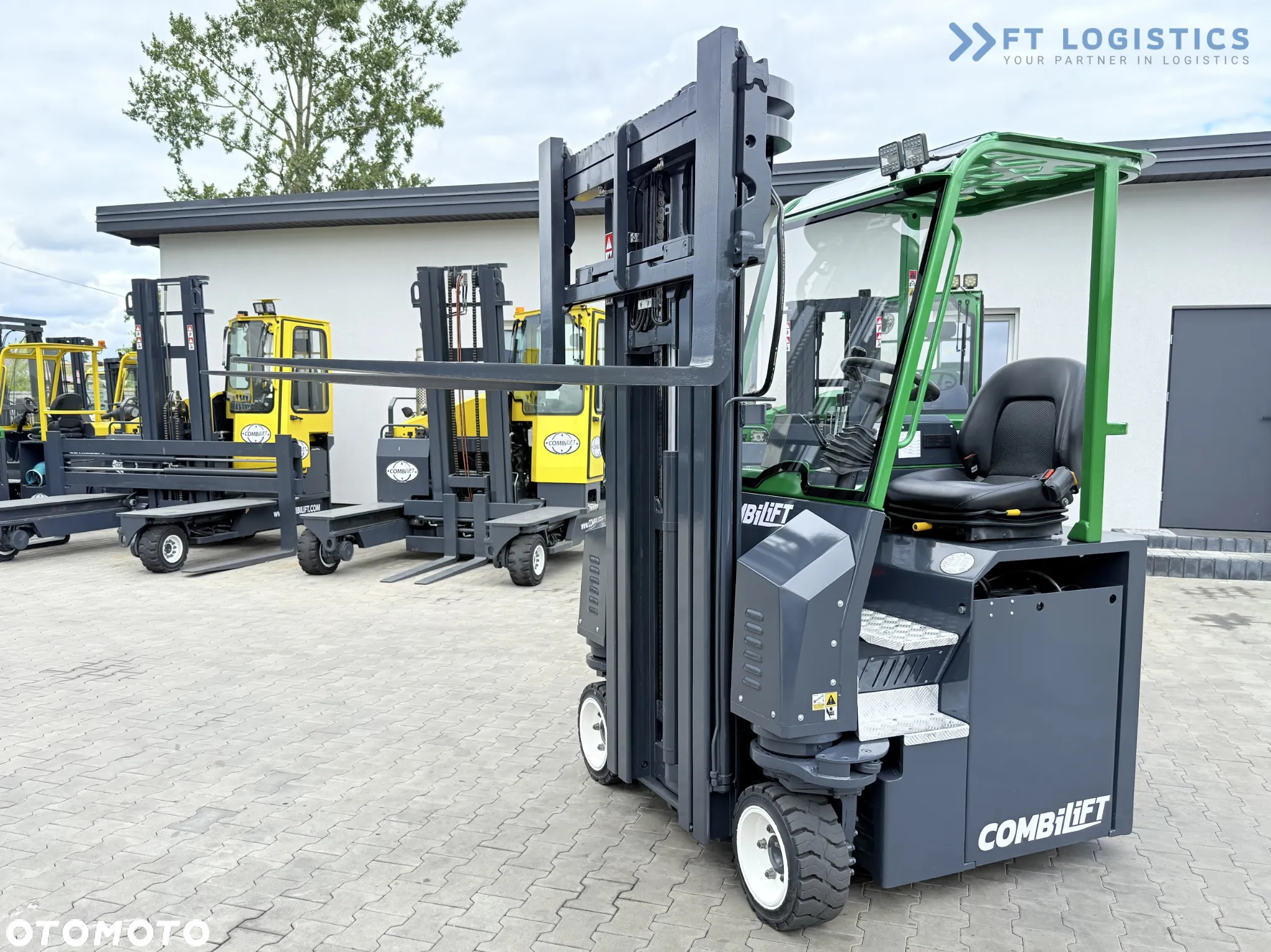 Combilift CBE2500 / TRIPLEX / 5500MM / WOLNY SKOK / NAPĘD ELEKTRYCZNY / JEDYNIE 2300MTH / POZYCJONER / PRZESUW BOCZNY / NOWE OPONY / JAK NOWY / Szeroka oferta wózków czterokierunkowych i bocznych, dopasowanych do różnorodnych potrzeb i zastosowań. - 30