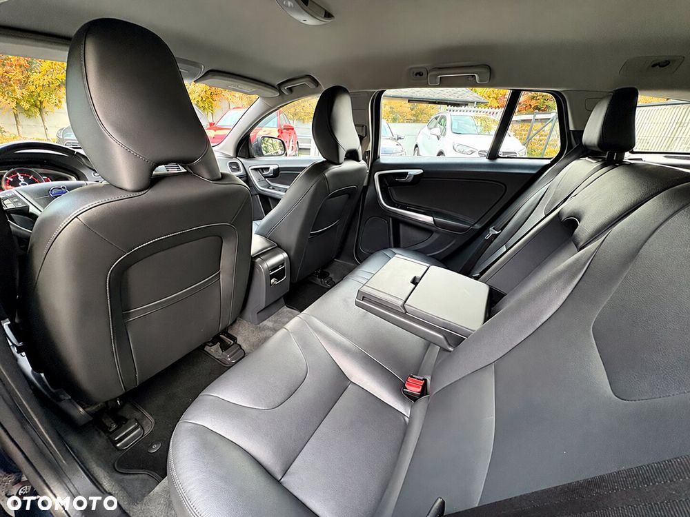 Volvo V60 D2 Summum - 17