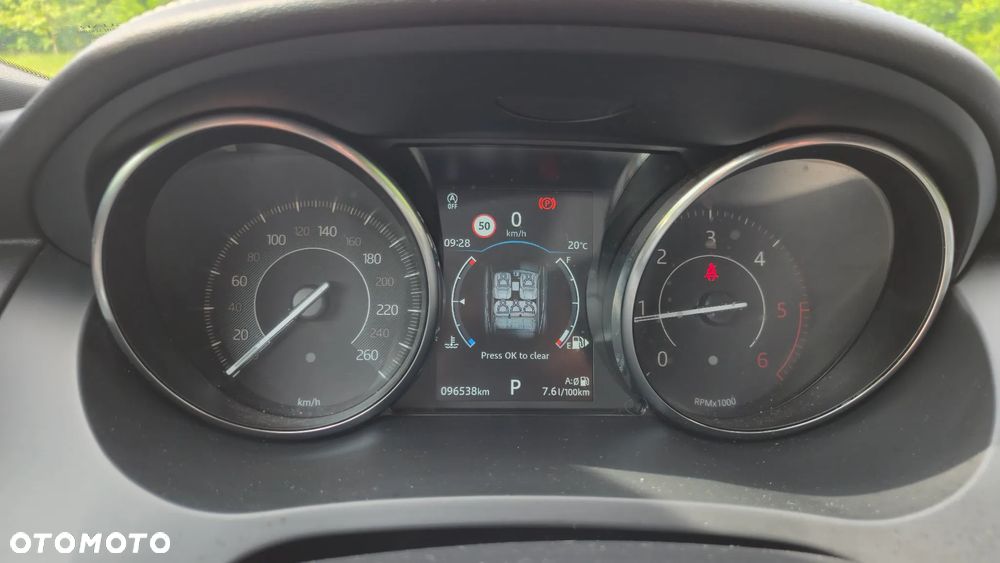 Jaguar E-Pace 2.0 i4D AWD R-Dynamic - 20