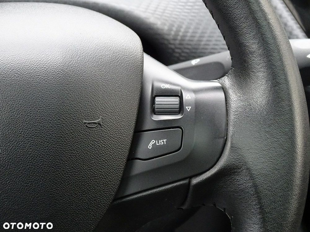 Peugeot 2008 1.2 Pure Tech Style - 22
