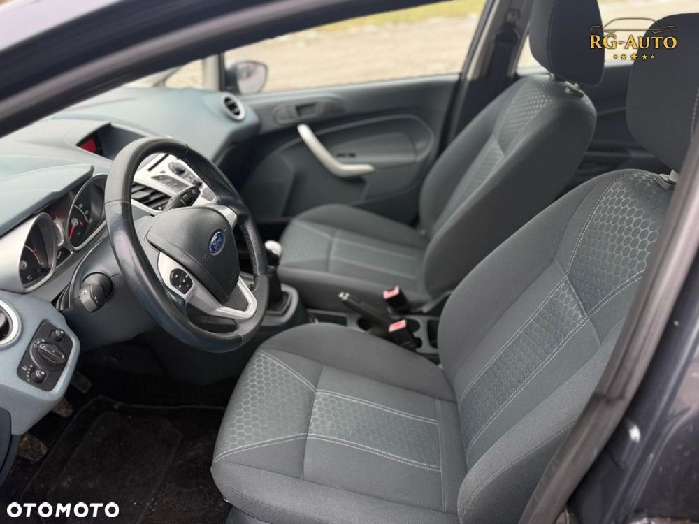 Ford Fiesta - 36