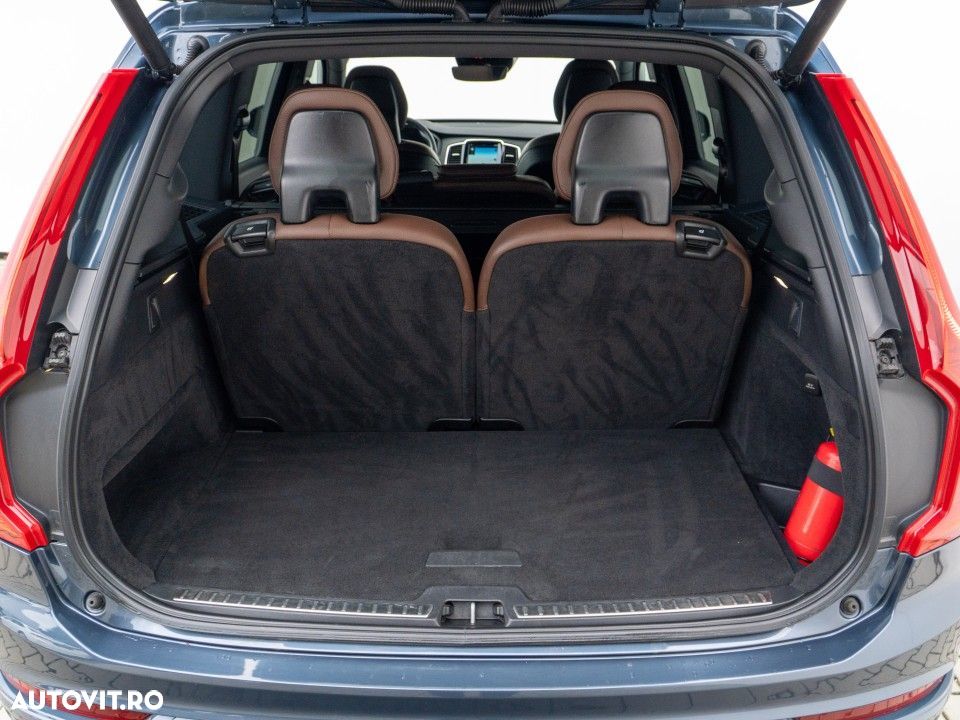 Volvo XC 90 - 7