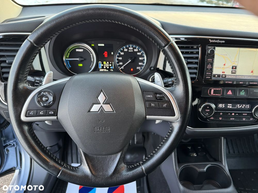 Mitsubishi Outlander 2.0 4WD Top - 36