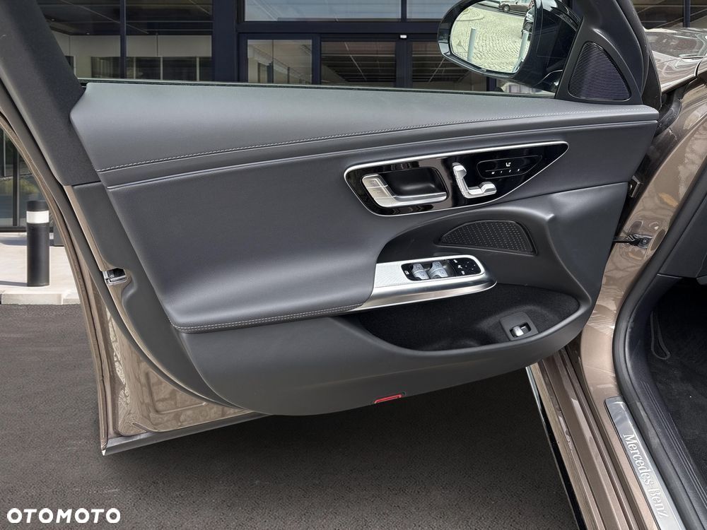 Mercedes-Benz Klasa E 220 d mHEV 4-Matic AMG 9G-Tronic - 12
