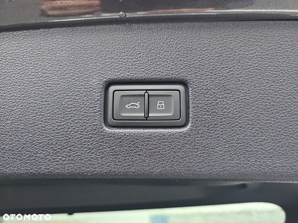 Audi Q8 55 TFSI mHEV Quattro Tiptronic - 33