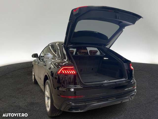 Audi Q8 - 10