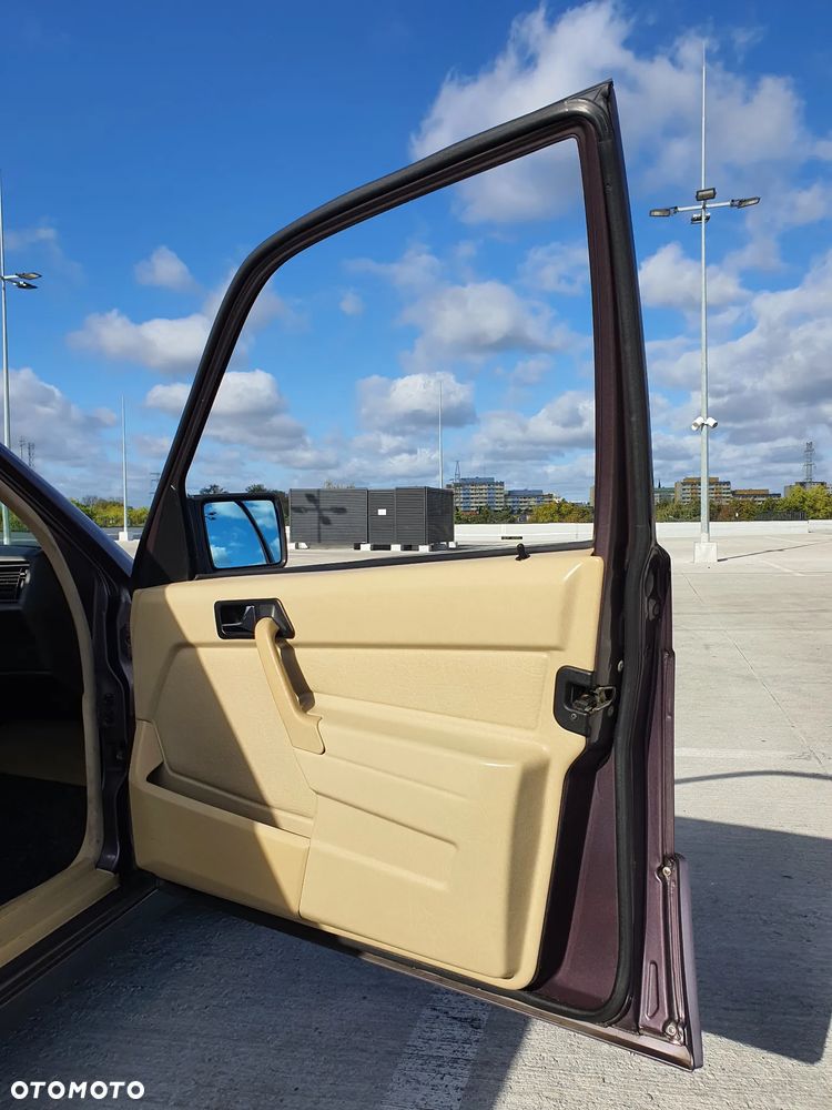 Mercedes-Benz W201 (190) - 36