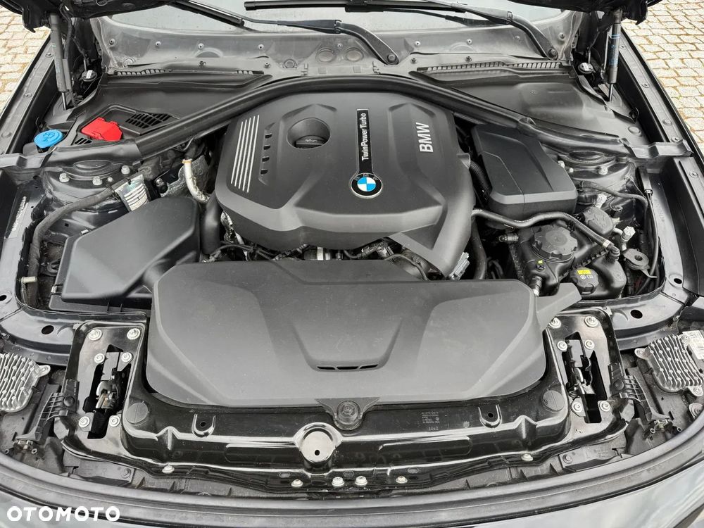 BMW 3GT 320i xDrive - 11