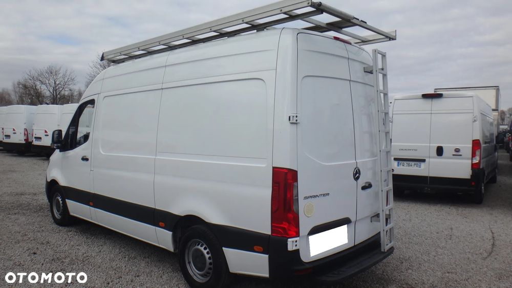 Mercedes-Benz Sprinter - 4